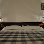 Farma Agritur Osvaldo Castiglione Del Perugia Piscina Acqua Salata Possibilita Colazione