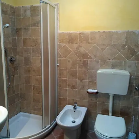 Agritur Osvaldo Castiglione Del Perugia Piscina Acqua Salata Possibilita Colazione