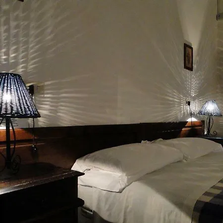 Agritur Osvaldo Castiglione Del Perugia Piscina Acqua Salata Possibilita Colazione Κατάλυμα σε φάρμα Castiglione del Lago